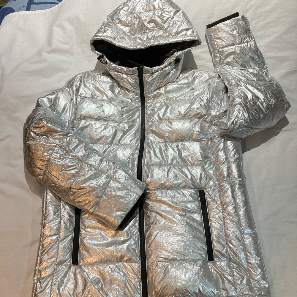 Calvin Klein Silver Puffer Ski Spaceman Jacket! Men’s size XL